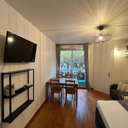 Porte De Paris Standing Apartment *