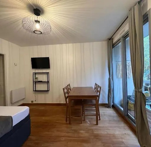 Porte De Paris Standing Apartment *